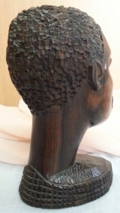 Escultura en madera. Origen África. Años 2000.