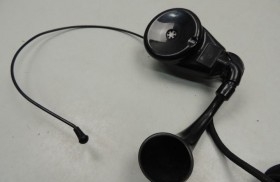 Auriculares de los años 50. Incorporado micrófono. En baquelita.