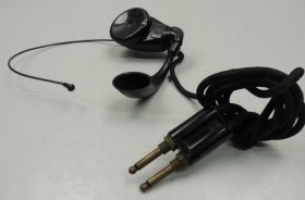 Auriculares de los años 50. Incorporado micrófono. En baquelita.