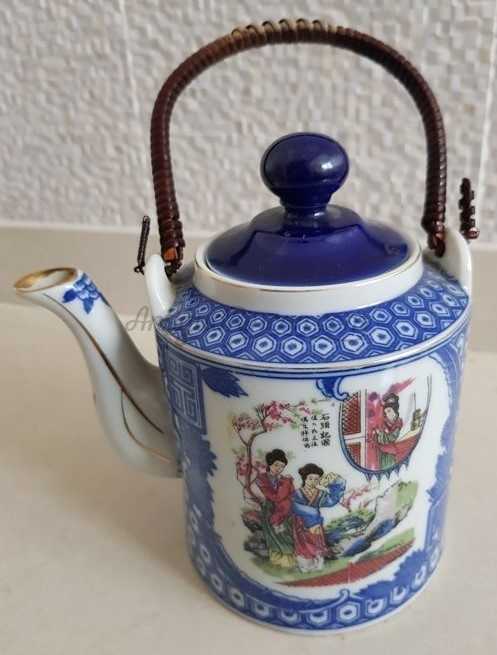 Tetera antigua china. Años 70. Artesanía.