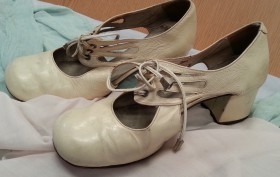 Zapatos de mujer años 70. Emblématicos.