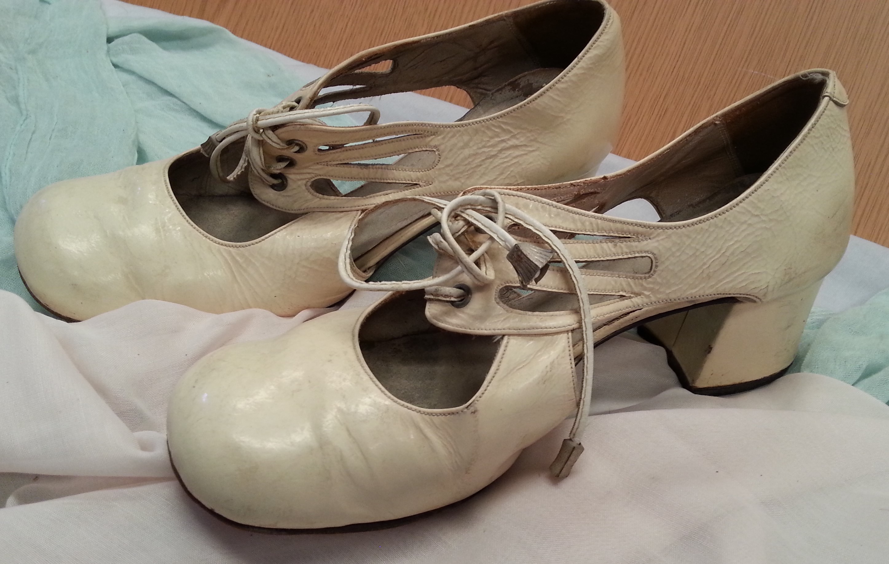 Zapatos de mujer años 70. Emblématicos.