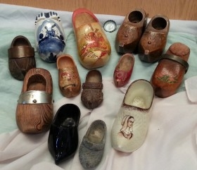 Zuecos en miniatura. Colección de 12 unidades de diferentes países.