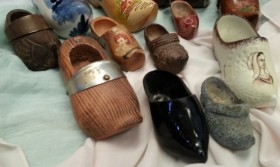 Zuecos en miniatura. Colección de 12 unidades de diferentes países.