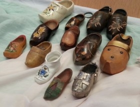 Zuecos en miniatura. Colección de 12 unidades de diferentes países.