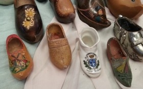 Zuecos en miniatura. Colección de 12 unidades de diferentes países.
