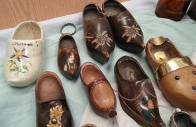 Zuecos en miniatura. Colección de 12 unidades de diferentes países.
