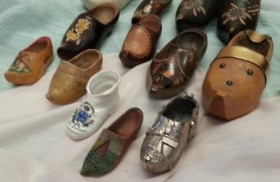 Zuecos en miniatura. Colección de 12 unidades de diferentes países.