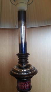 Lámpara de mesa en metal lacado. Años 70. Funcionando.