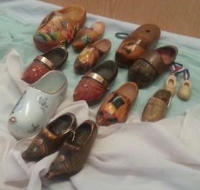 Zuecos en miniatura. Colección de 12 unidades de diferentes países.