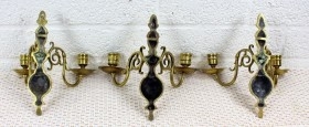 Candelabros en bronce de pared. Conjunto de 3 candelabros de doble brazo.