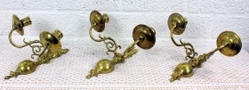 Candelabros en bronce de pared. Conjunto de 3 candelabros de doble brazo.