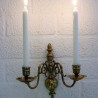 Candelabros en bronce de pared. Conjunto de 3 candelabros de doble brazo.