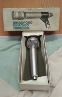 Micrófono CARDIOIDE MOD. 300. Sin cable. Caja original.