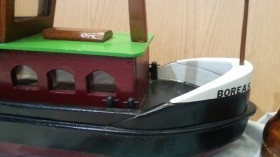 Barco años 70. Maqueta en pesada madera. Hecho a mano.