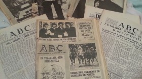 Periódicos ABC. Conjunto de 8 ejemplares. Años 1970-1980 Todos diferentes.