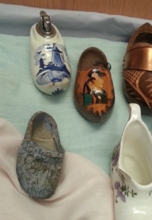 Zuecos en miniatura. Colección de 12 unidades de diferentes países.