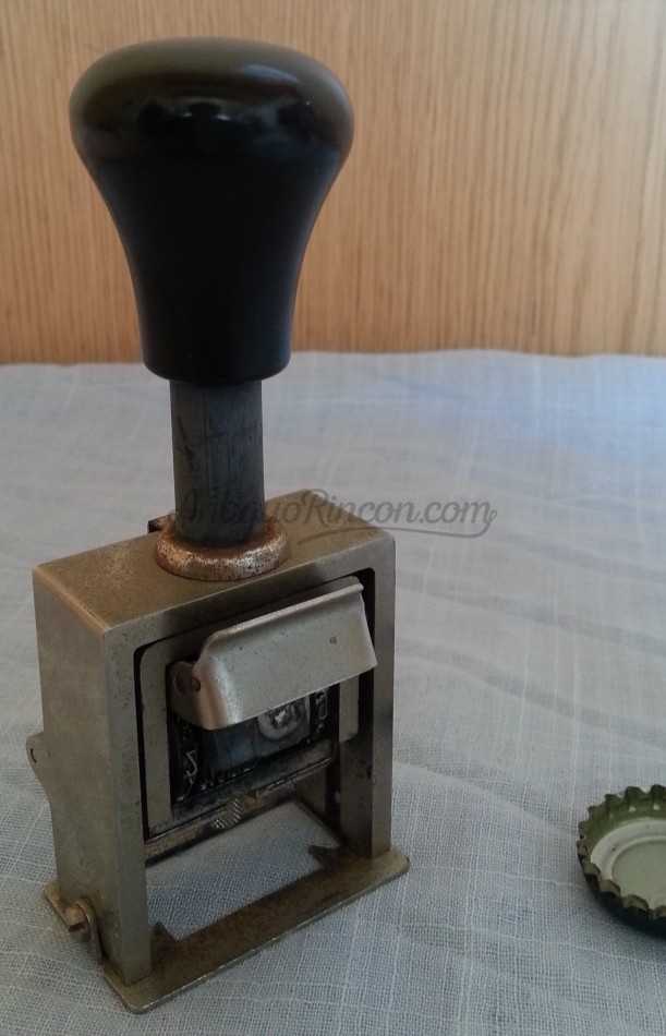 Fechador. Antigua pieza de escritorio. Fechador. Antigua pieza de escritorio.