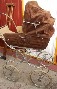 Carrito de bebé. Años 60. Sillita de paseo antigua. Origen italiano.