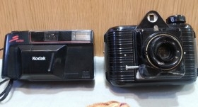 Cámaras de fotos viejas. Marcas Kodak y Wimar.