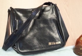 Bolso vintage para guardar cámara NIKON. Años 80