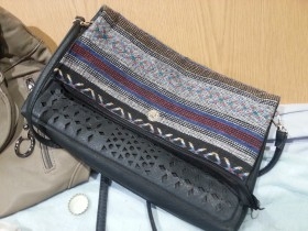 Bolsos de mujer. Vintage. Pareja de bolsos viejitos.