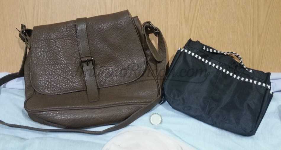 Bolsos de mujer. Vintage. Pareja de bolsos. Buen estado general.