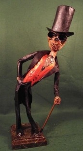 Esqueleto MAGO. Gabinete del horror. Obra realizada en papel maché. Origen británico.