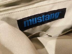 Bolso de mujer. Vintage. Marca MUSTANG. Buen estado general.