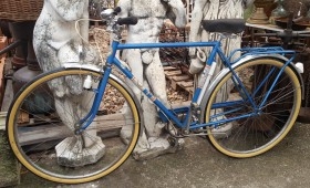 Bicicleta años 60. Española. Marca BH. Impresionante. Fuerte y robusta.