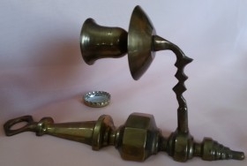 Aplique. Candelabro de pared. Bronce. Años 70.