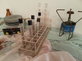 Laboratorio. Conjunto vintage de utensilios de laboratorio. Varias piezas.