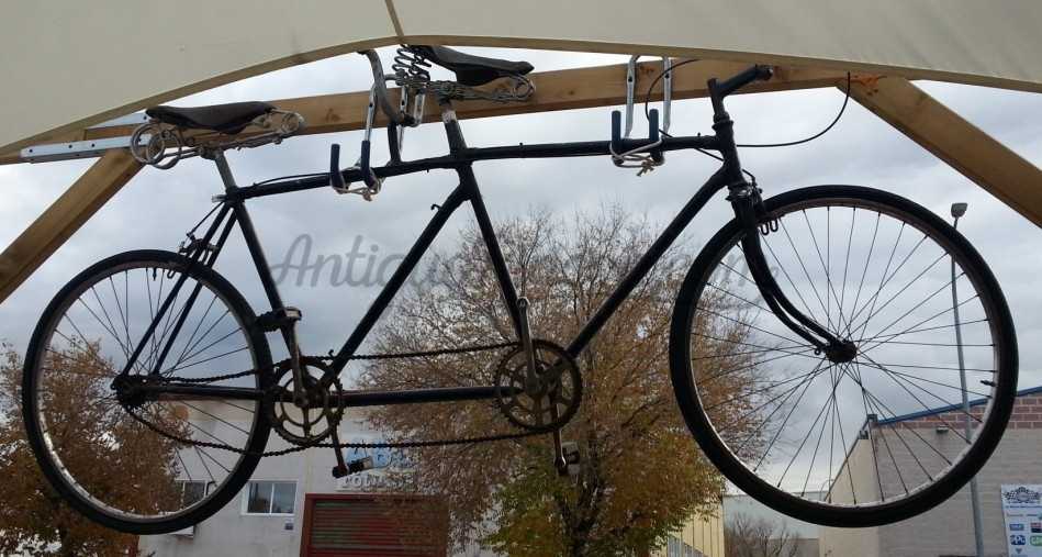 Tándem bicicleta años 60-70. Para restaurar o como decoración rústica.