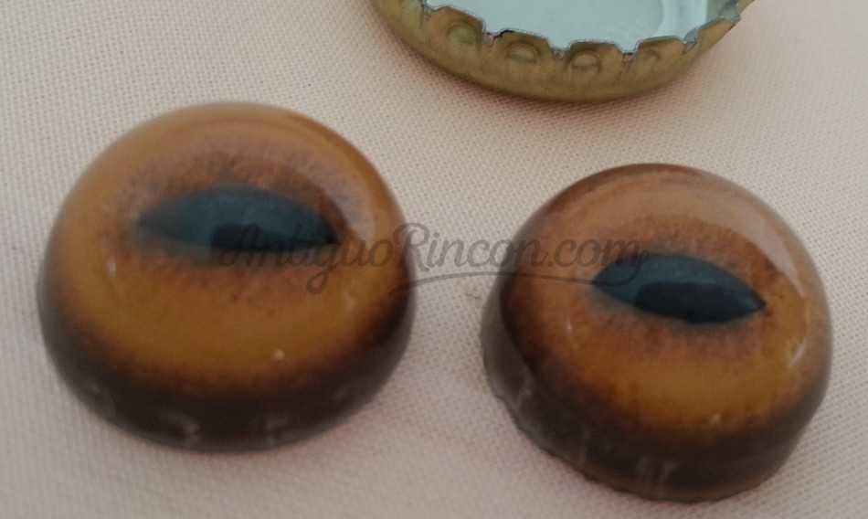 Ojos de animales para taxidermia o manualidades. 2 cm de diámetro. Pareja.