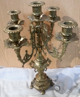 Candelabro antiguo. En bronce. Años 70. Grande para 5 velas.