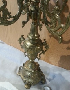 Candelabro antiguo. En bronce. Años 70. Grande para 5 velas.