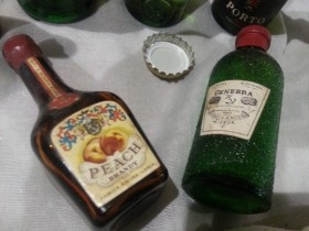 Botellitas de alcohol de colección. Antiguas. Origen portugal. MIni-licores.