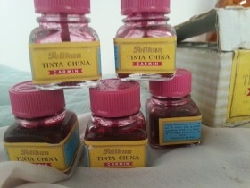 Tinta china marca PELIKAN. 6 frascos originales vintage.