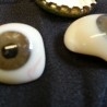 Ojos. Prótesis oculares artesanales de los años 50-60. Dos unidades. Mágníficas piezas.