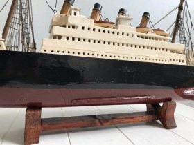 Barco TITANIC. Años 50. Totalmente artesanal.