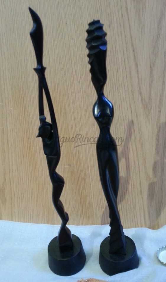 Esculturas origen cubano en madera de ébano. Pareja. Años 80 Esculturas origen cubano en madera de ébano. Pareja. Años 80