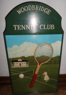 Estantería vintage de los años 70. Dedicada al deporte del tenis´.