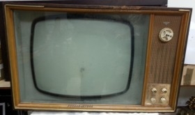 Televisor. Marca SCHAUBLORENZ. Viejo aparato años 60-70