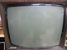 Televisor. Marca GRUNDIG. Viejo aparato años 60