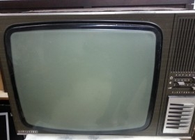 Televisor. Marca TELEFUNKEN. Viejo aparato años 70