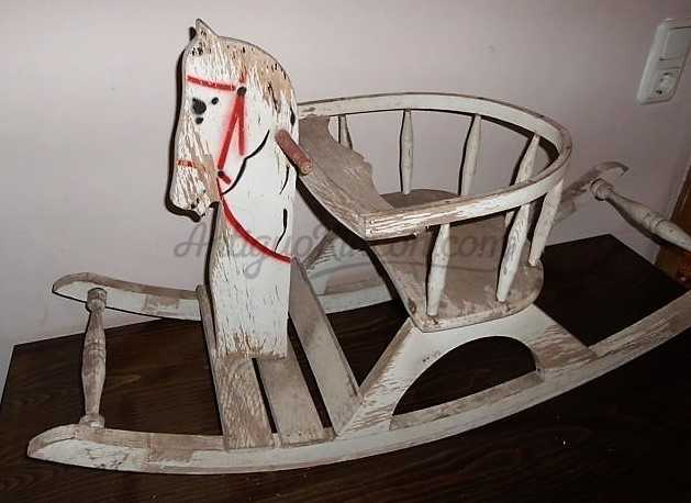 Caballo balancín en madera. Precioso caballito de los años 60. HOlandés.