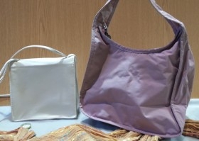 Bolsos de mujer. Vintage. Pareja de bolsos. Buen estado general.