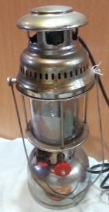  lámpara de petróleo. Años 70. Grande y hermosa lámpara de colección.