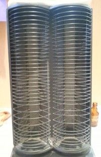 Alienígena porta-CDs. Gran figura en fibra de vidrio. 1 m de altura. Muy simpático.