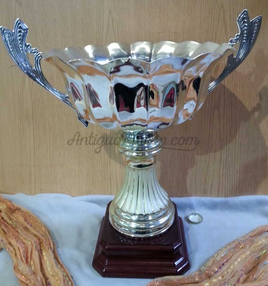 Trofeo deportivo. Tenis. Trofeo vintage.